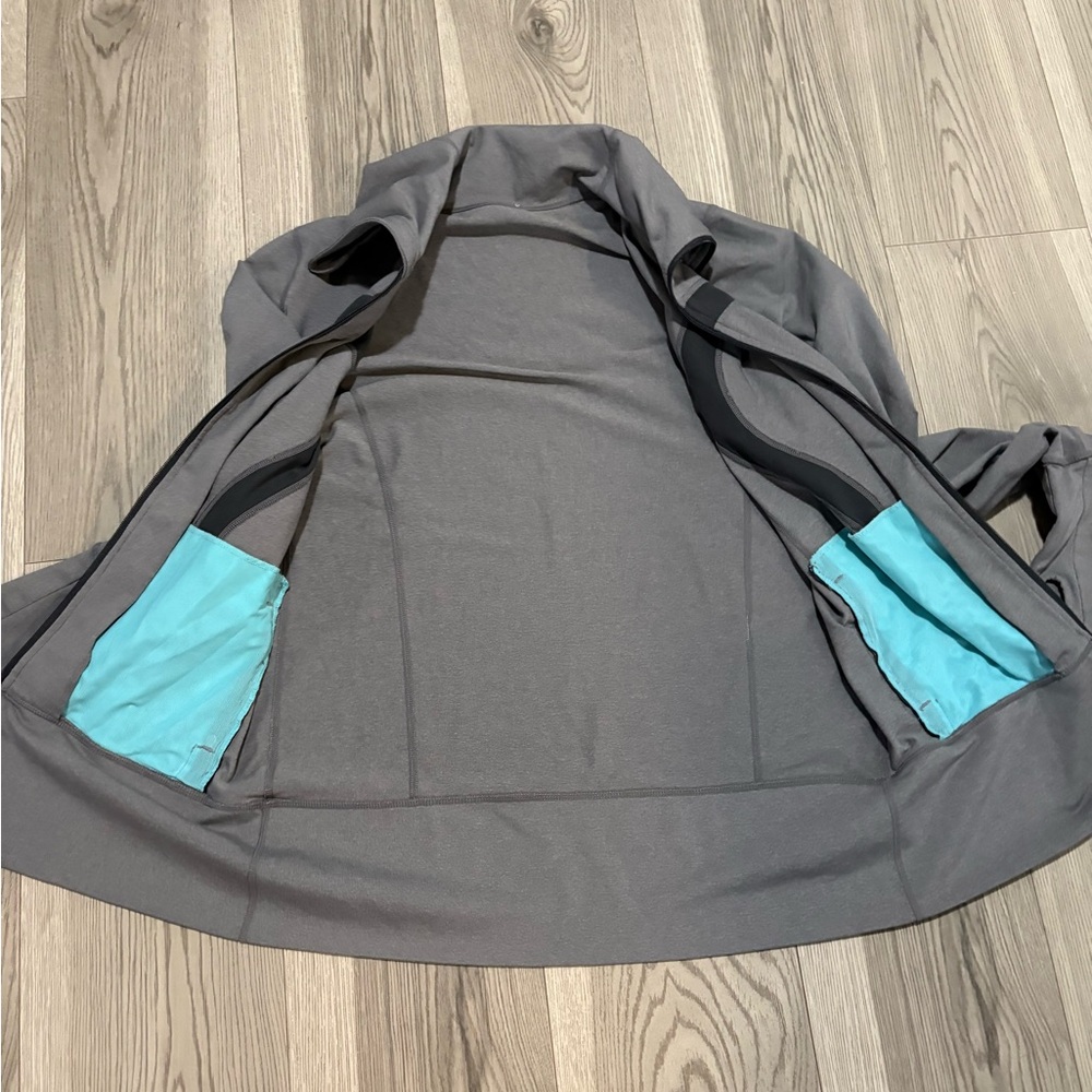 Women’s Lululemon Logo Jacket in Gray Size 12 - Picture 5 of 7